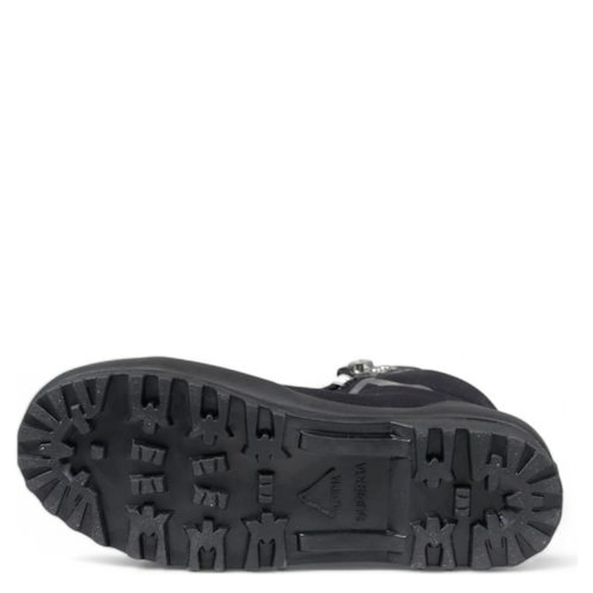 حذاء رياضي أسود من القماش