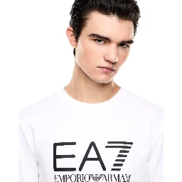 كنزات EA7 بيضاء