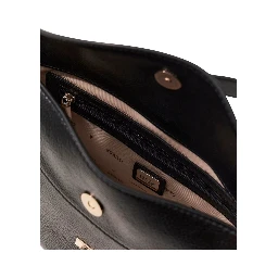 حقائب Guess.. سوداء