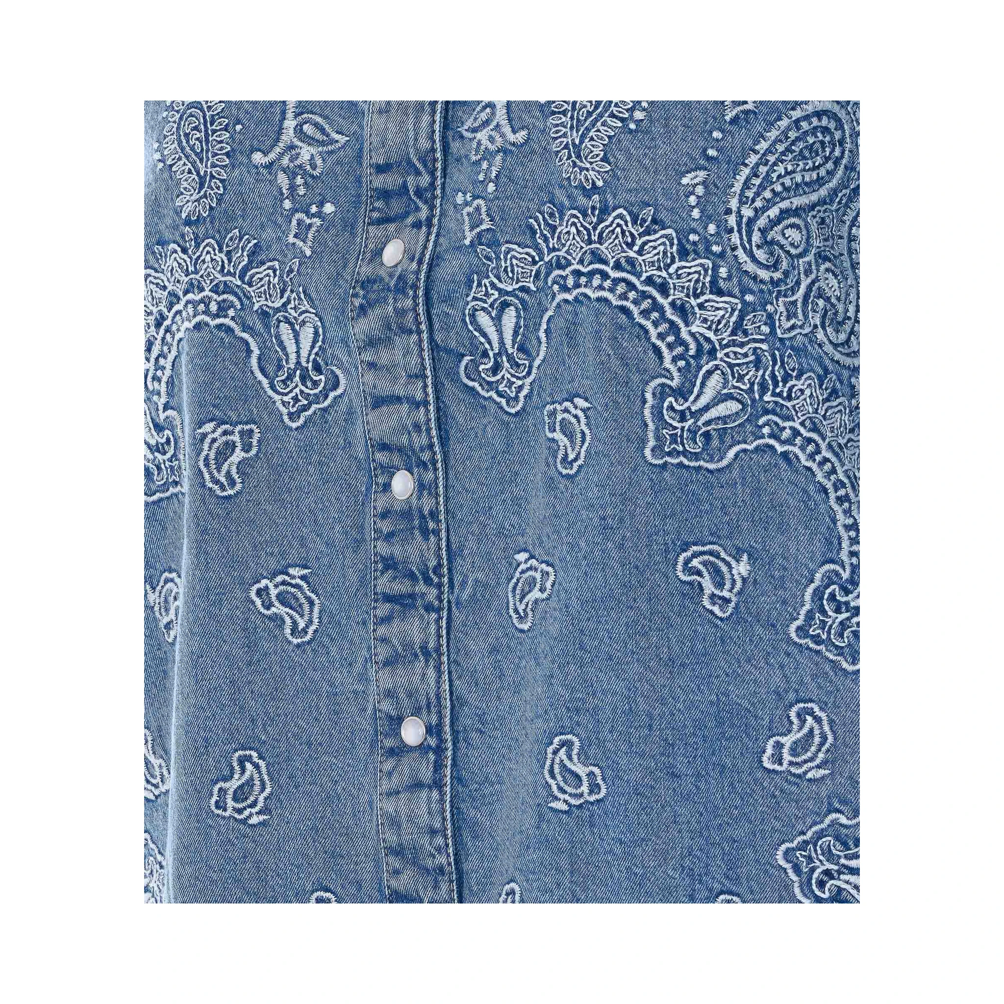 جاكيتات ليو جو الزرقاء