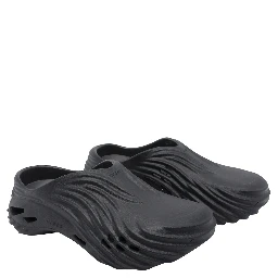 صندل كروكس أسود