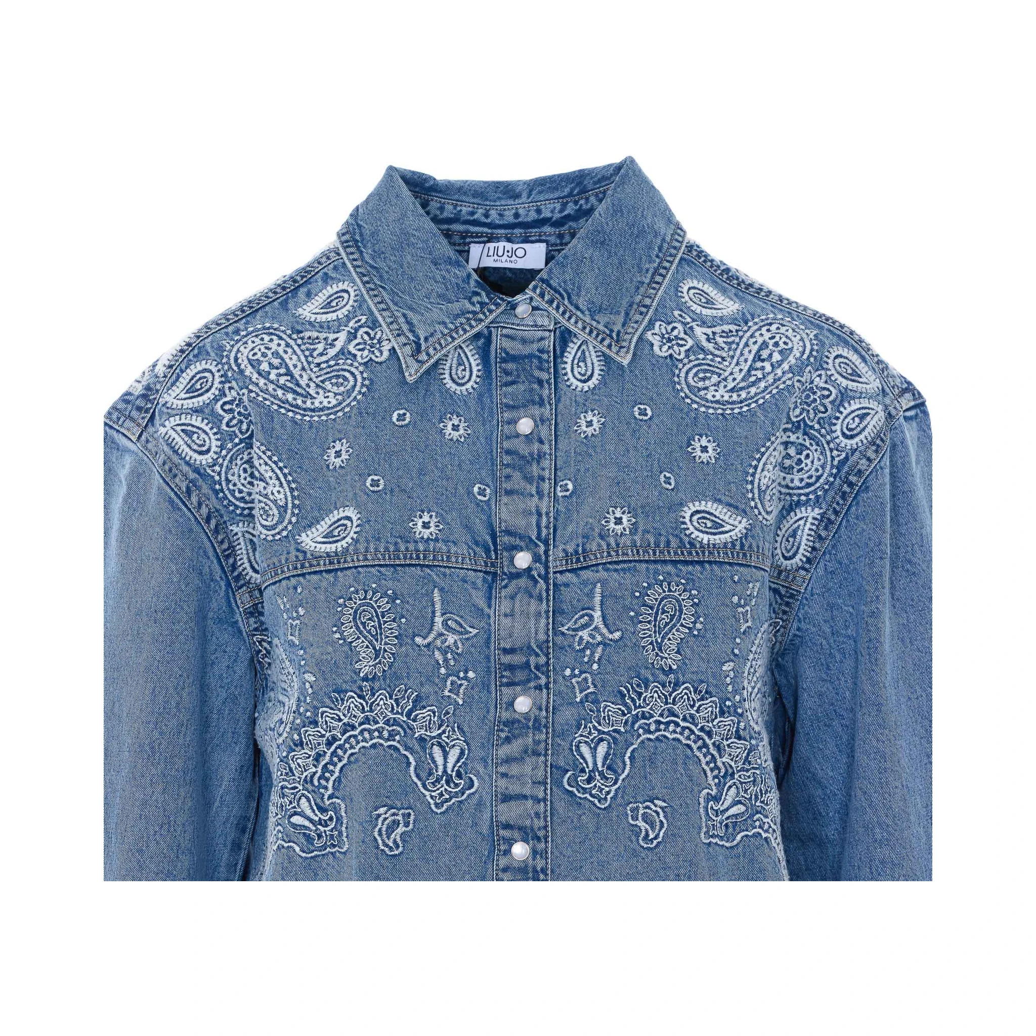 جاكيتات ليو جو الزرقاء