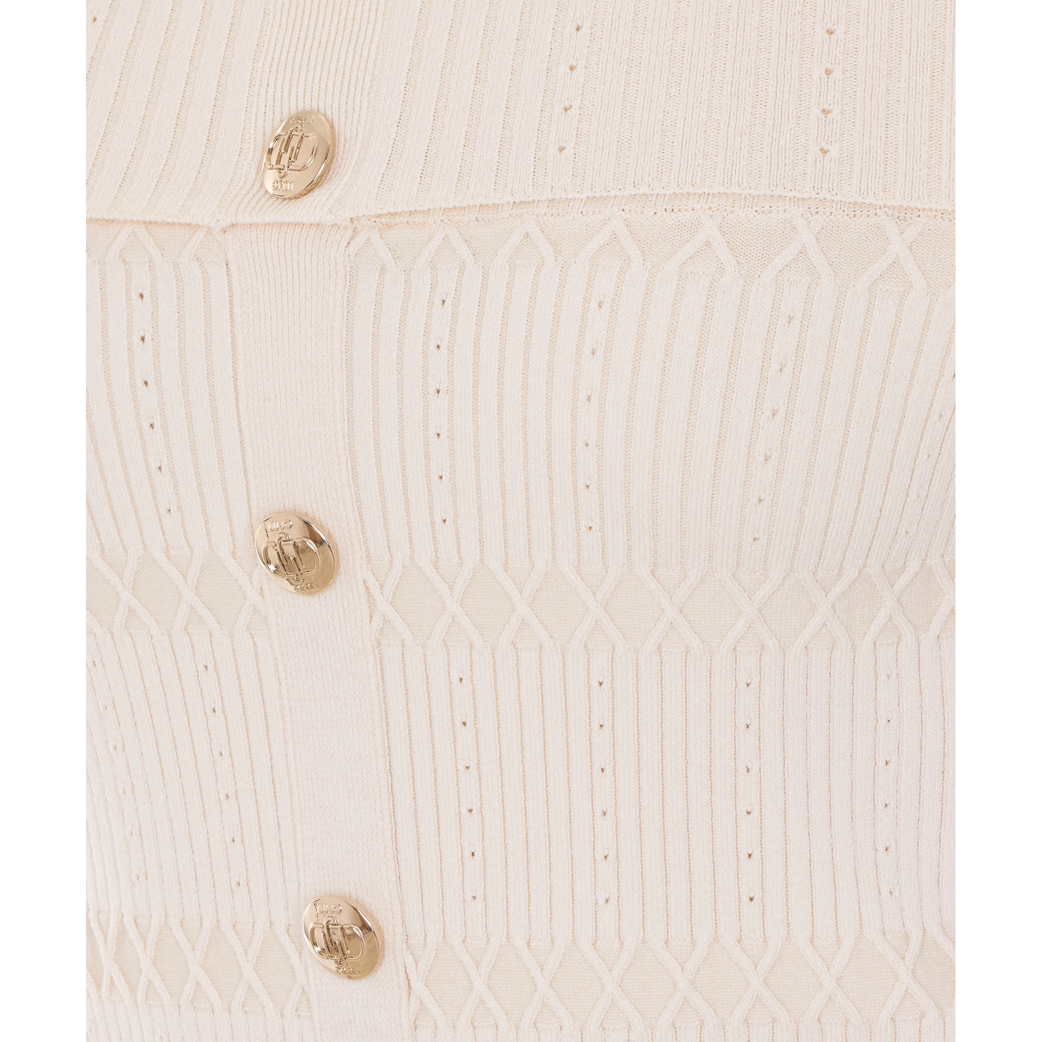 كنزات ليو جو