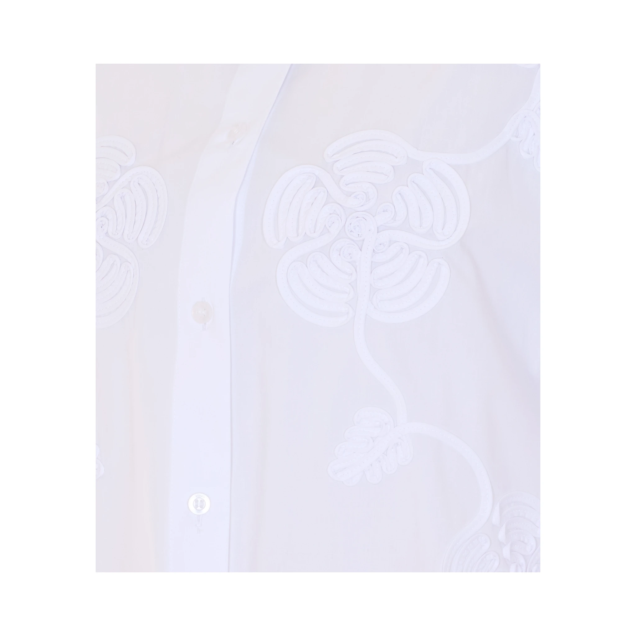 قمصان ليو جو البيضاء