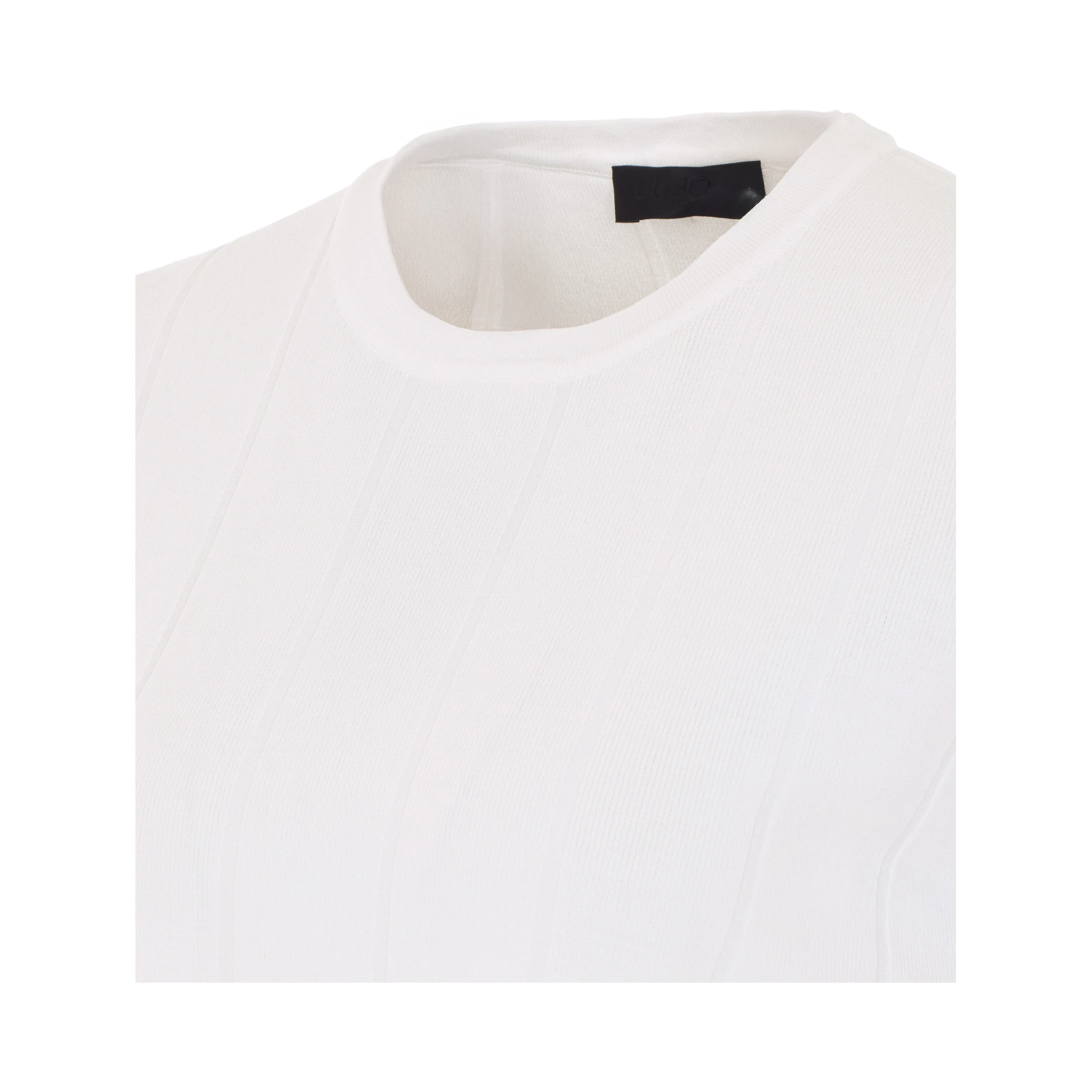 كنزات ليو جو البيضاء