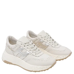 حذاء رياضي أبيض من هوجان