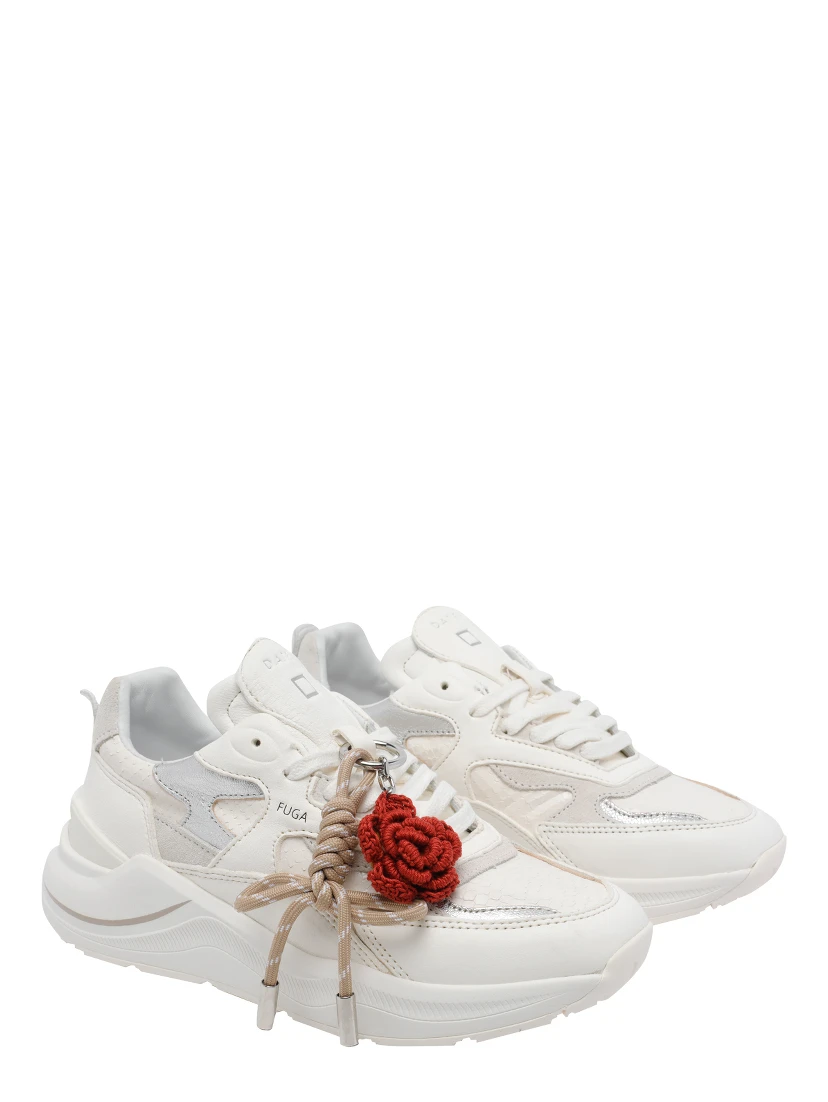 حذاء رياضي أبيض من ديت