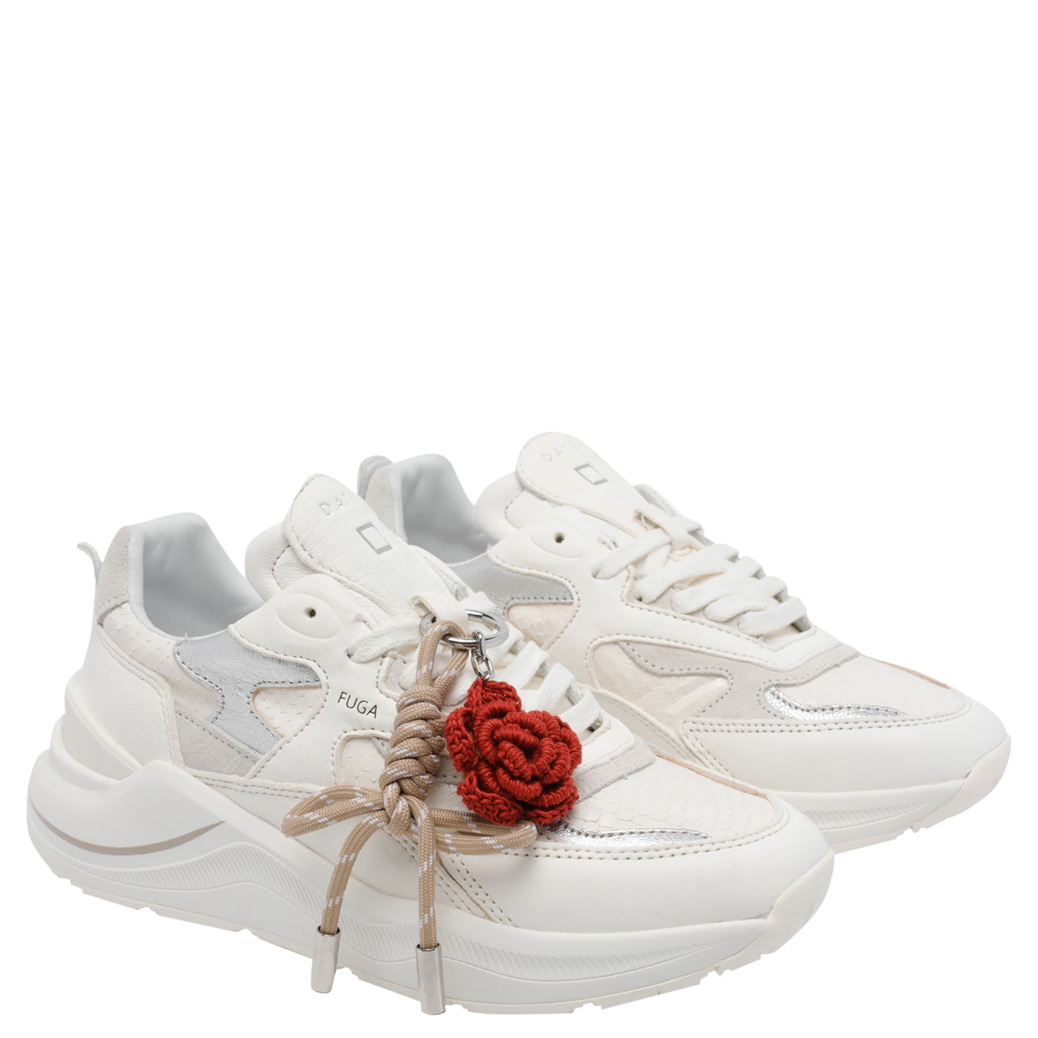 حذاء رياضي أبيض من ديت