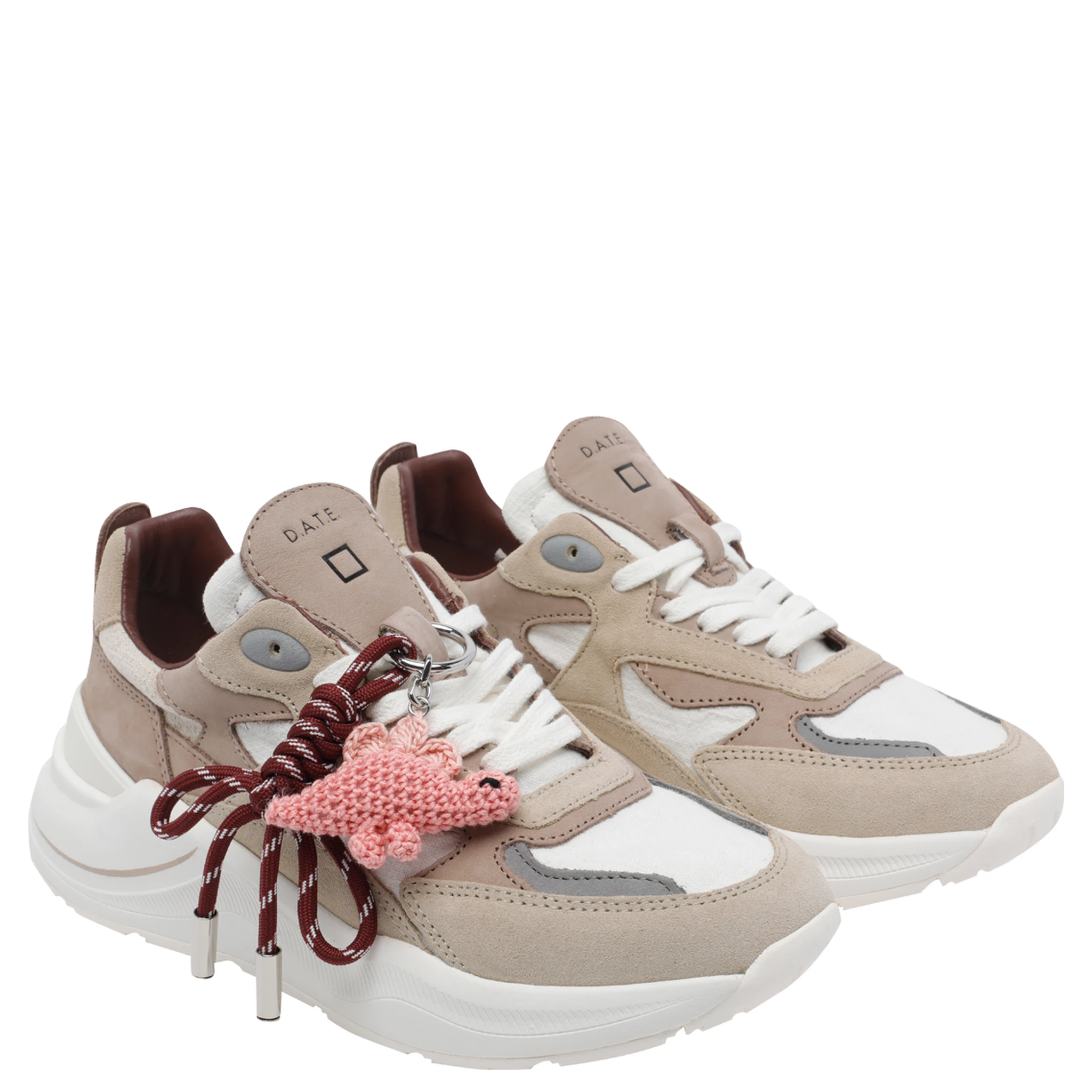 حذاء رياضي أبيض من ديت