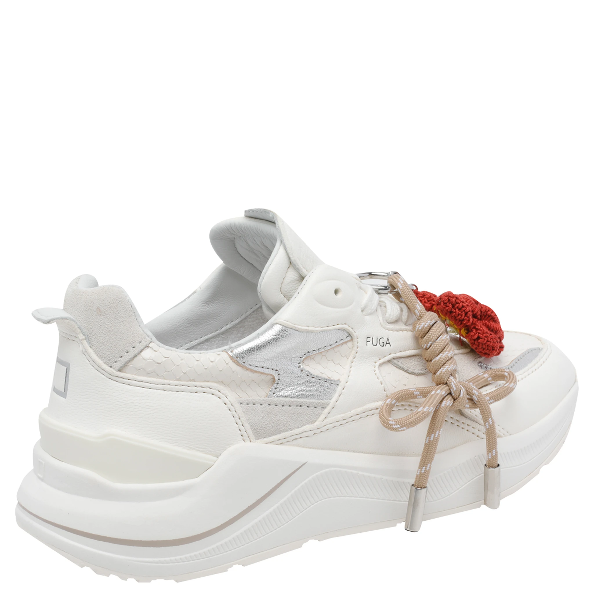 حذاء رياضي أبيض من ديت