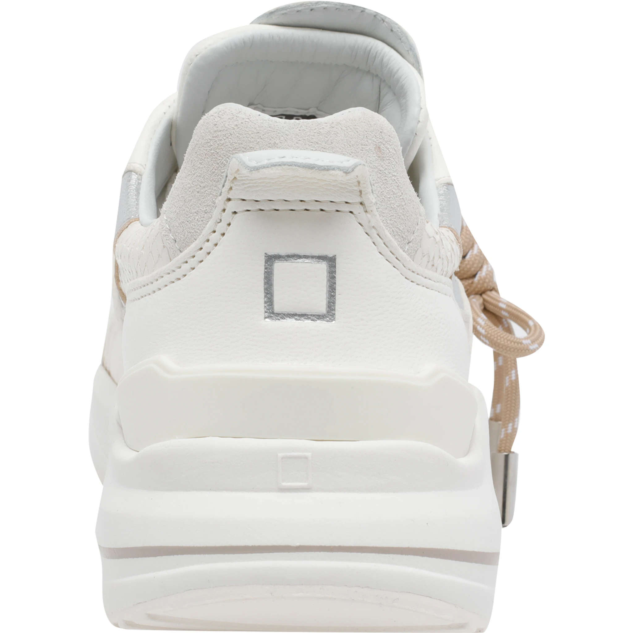 حذاء رياضي أبيض من ديت