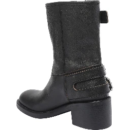 بوت أسود من كلوي