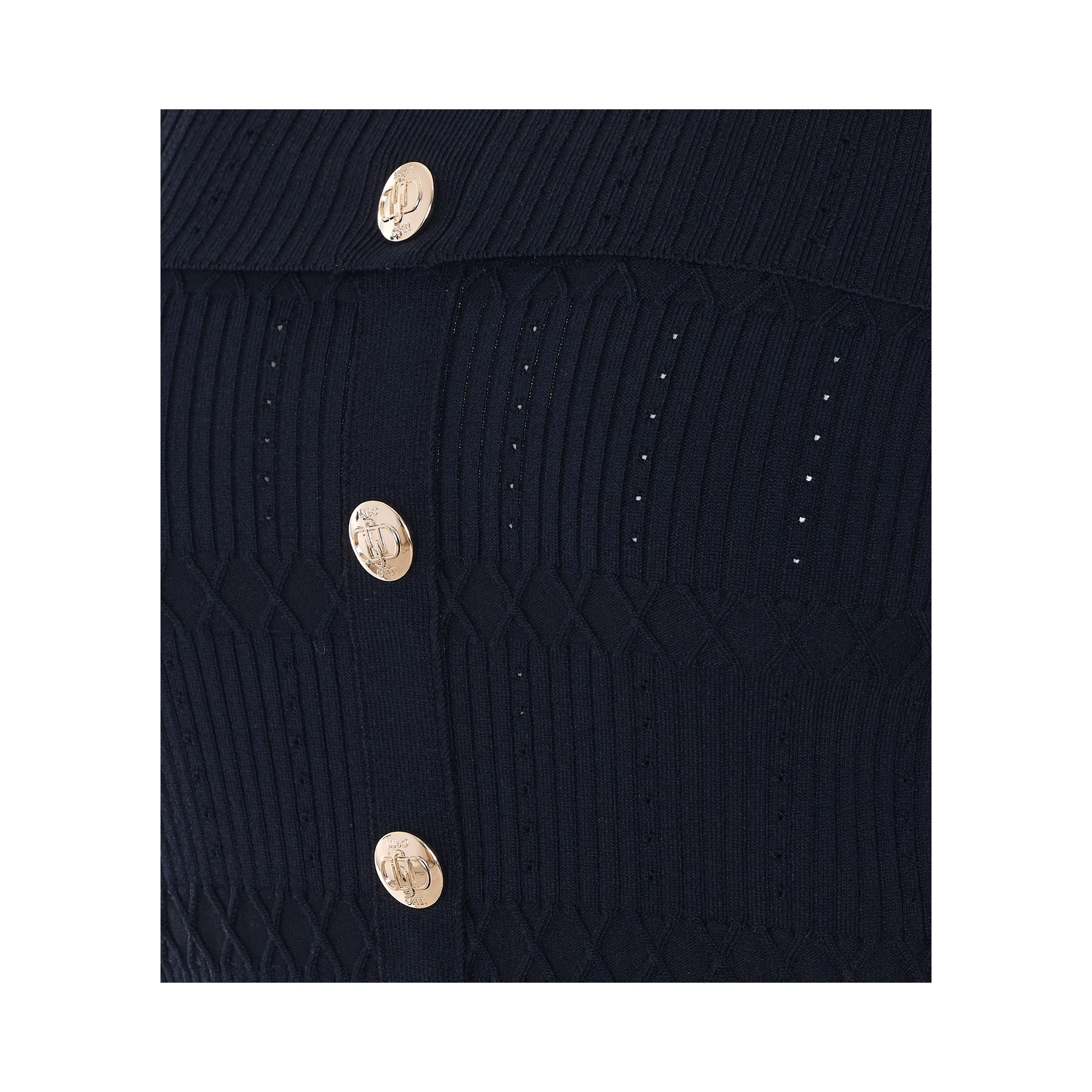 كنزات ليو جو السوداء