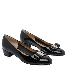 حذاء فيراغامو أسود بكعب