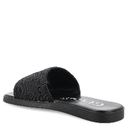 صندل غوتشي أسود