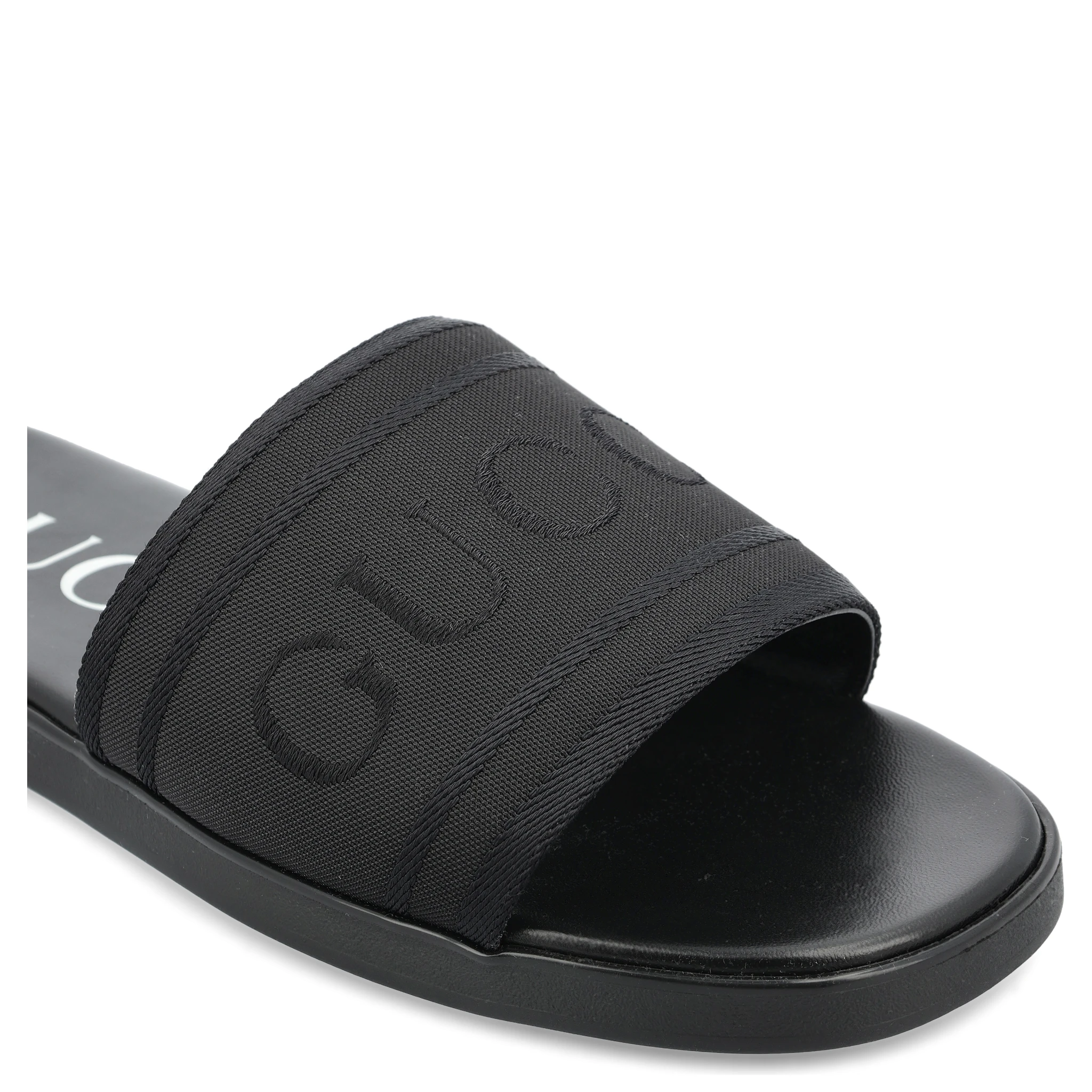 صندل غوتشي أسود