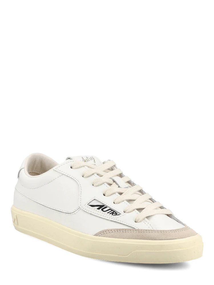 حذاء رياضي أبيض من AUTRY alternative