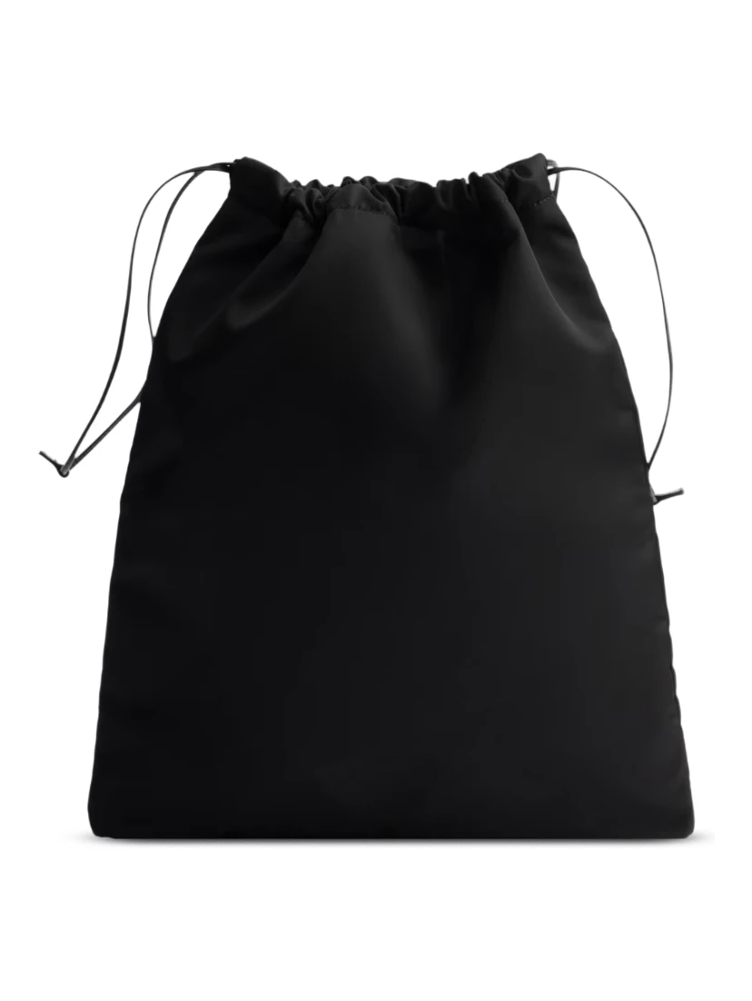 حقائب برادا.. أسود