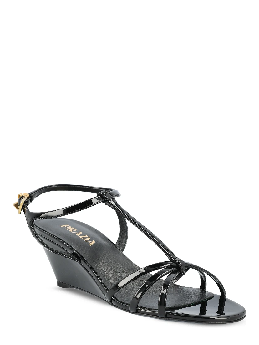 صندل برادا أسود