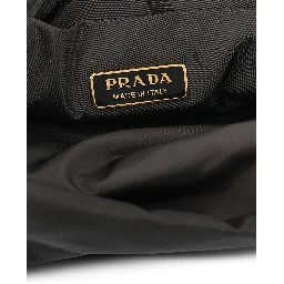 حقائب برادا.. أسود