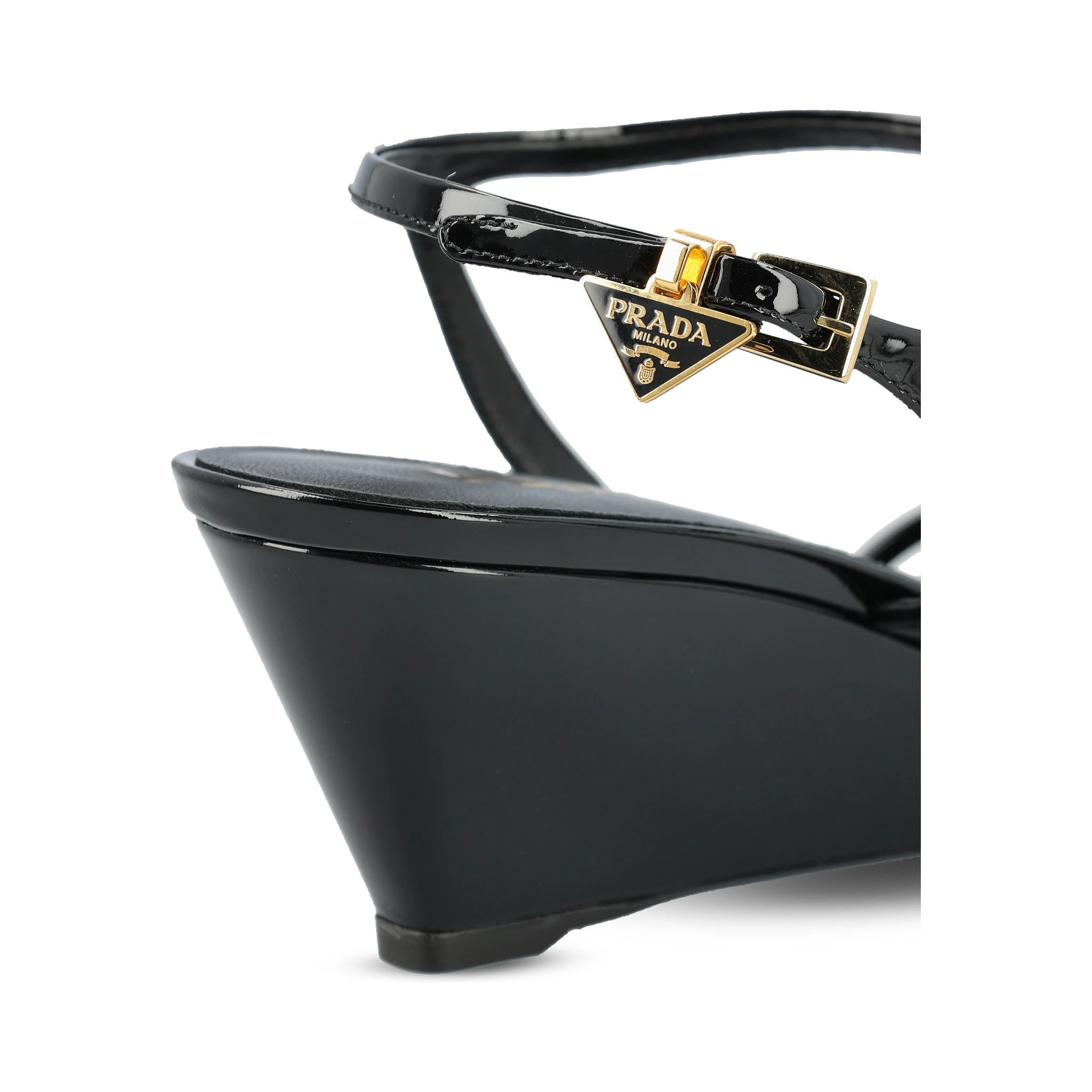 صندل برادا أسود