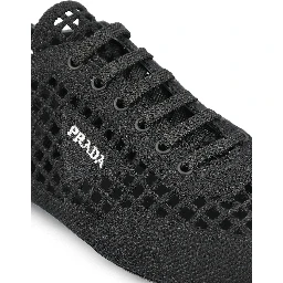 حذاء رياضي أسود من برادا