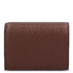 محفظة فندي بنية اللون