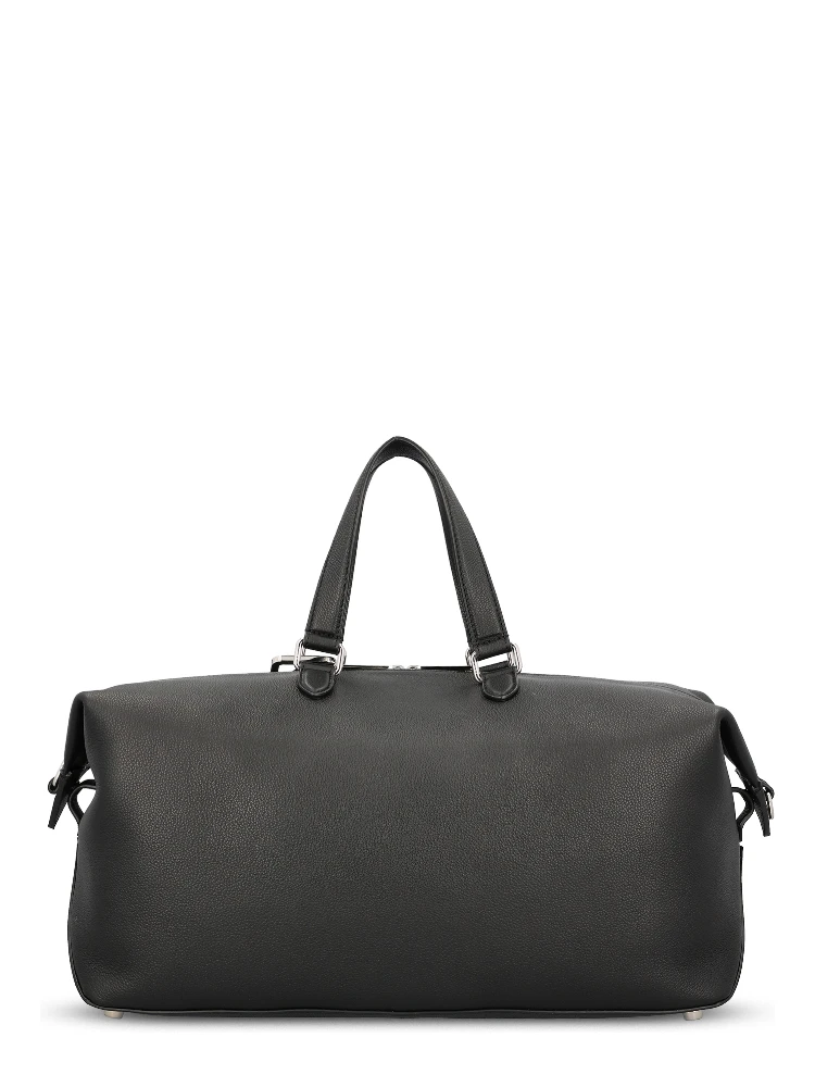 حقائب فندي.. أسود alternative