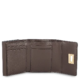 محافظ فندي سوداء