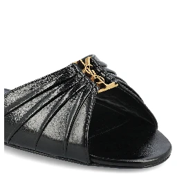 صندل سان لوران أسود