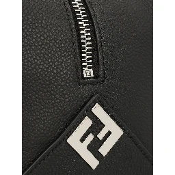 حقائب فندي.. أسود