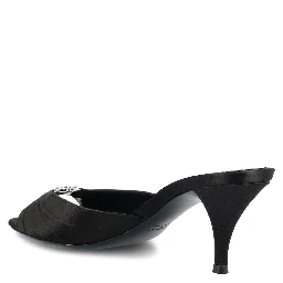 صندل سان لوران أسود