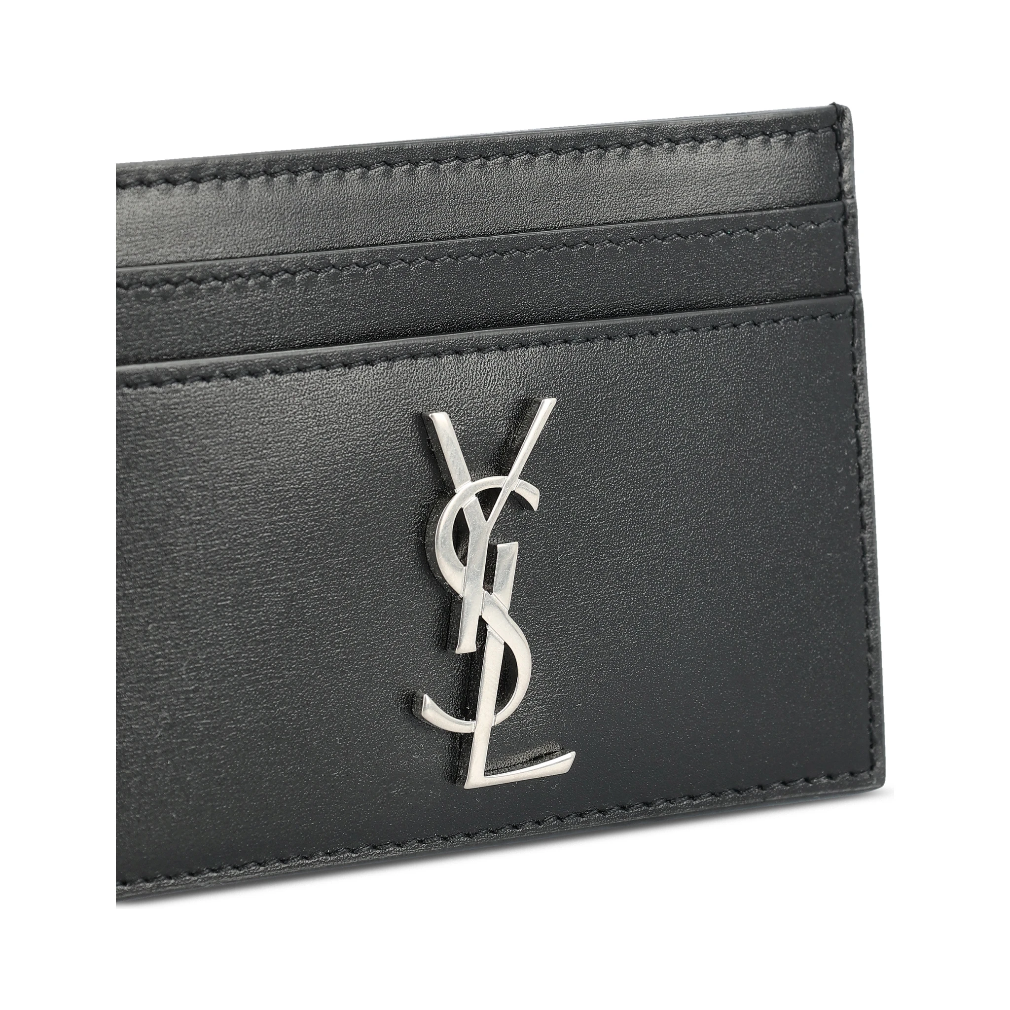 محافظ سان لوران سوداء