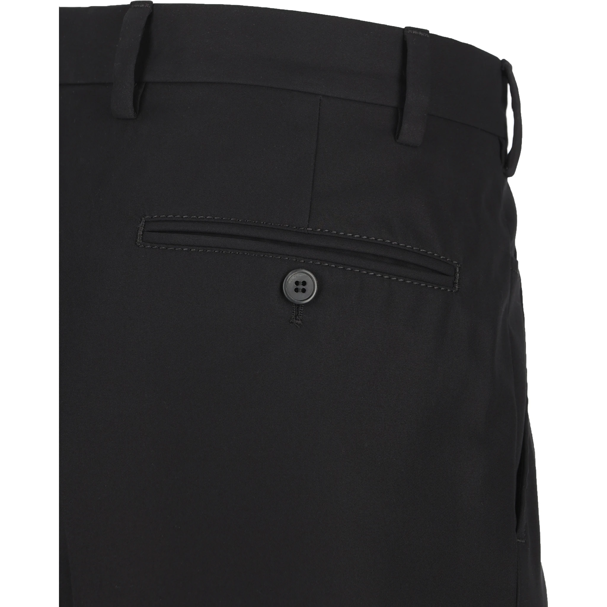 ملابس برادا الجاهزة... أسود