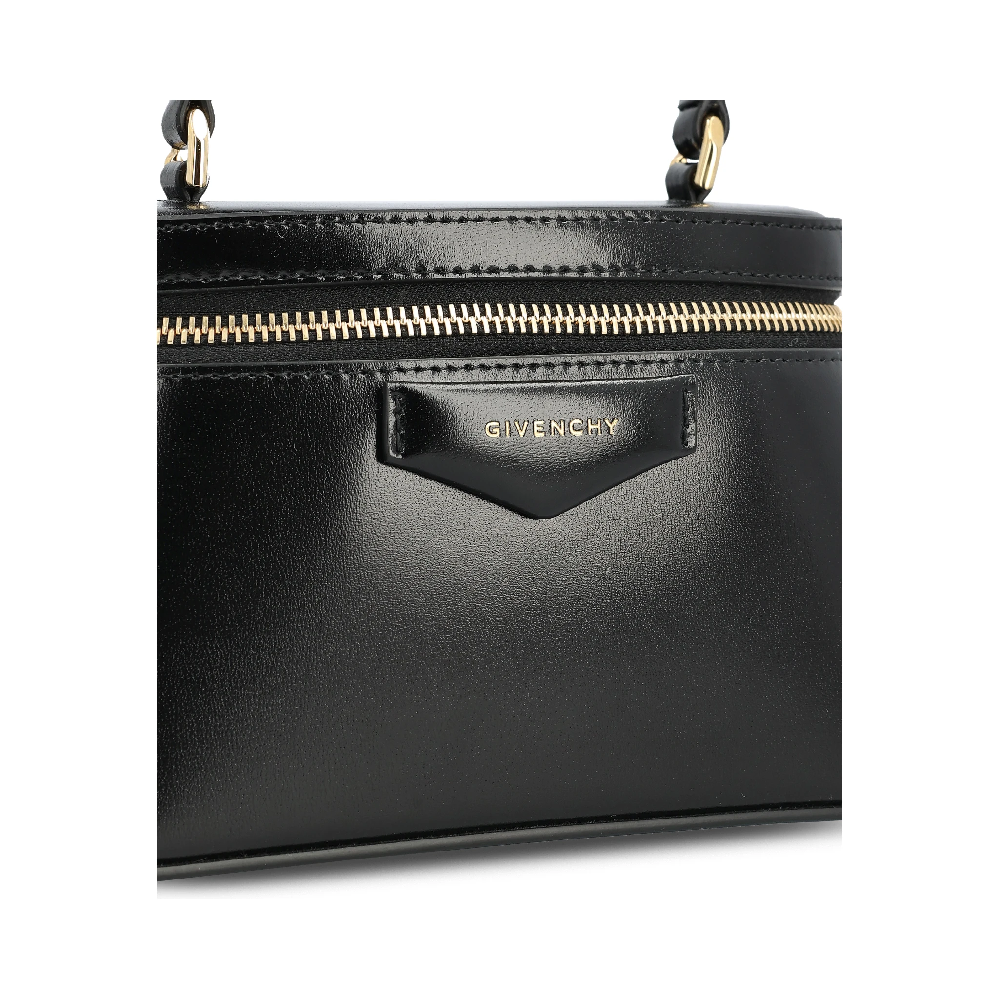 حقائب جيفنشي.. أسود