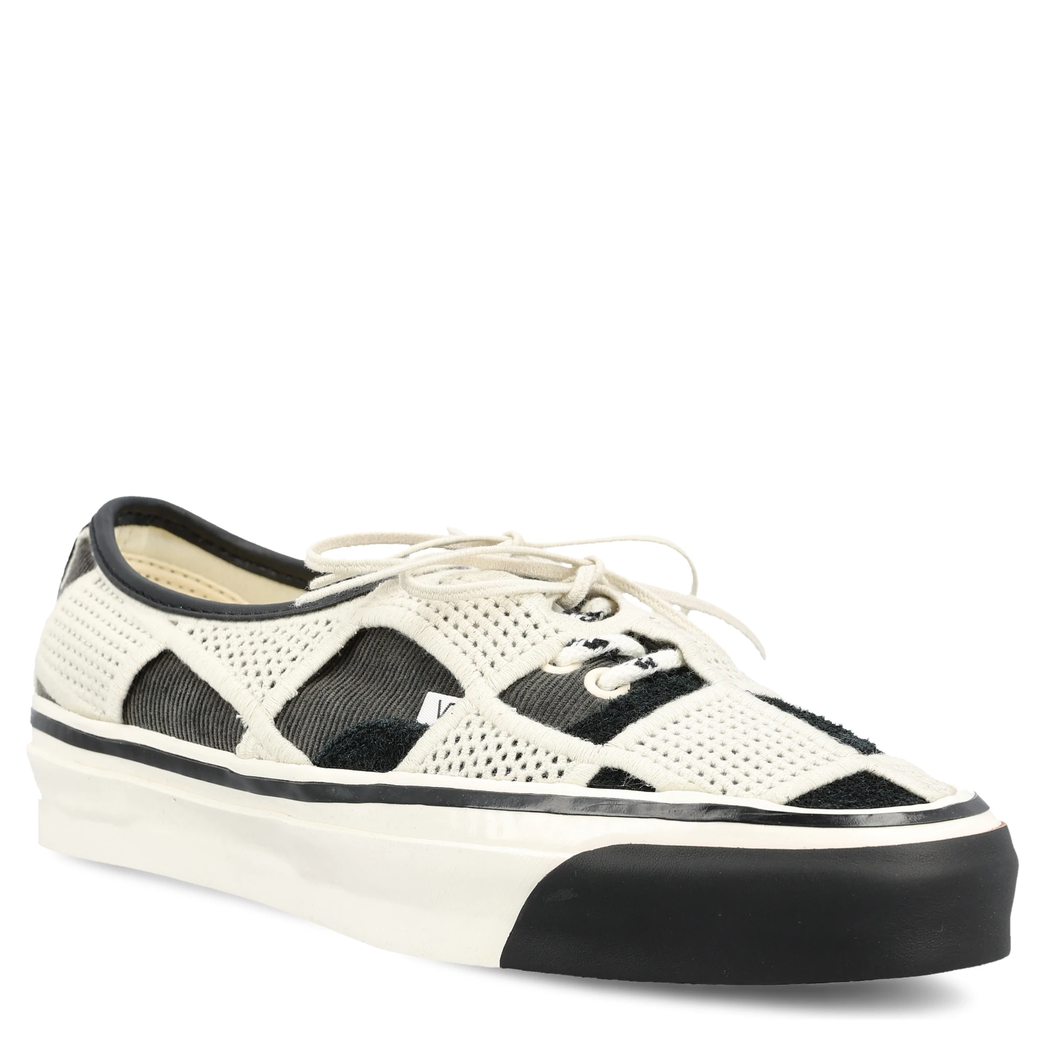 أحذية رياضية سوداء من فانز