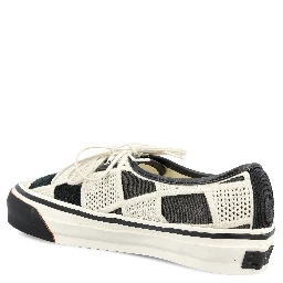 أحذية رياضية سوداء من فانز