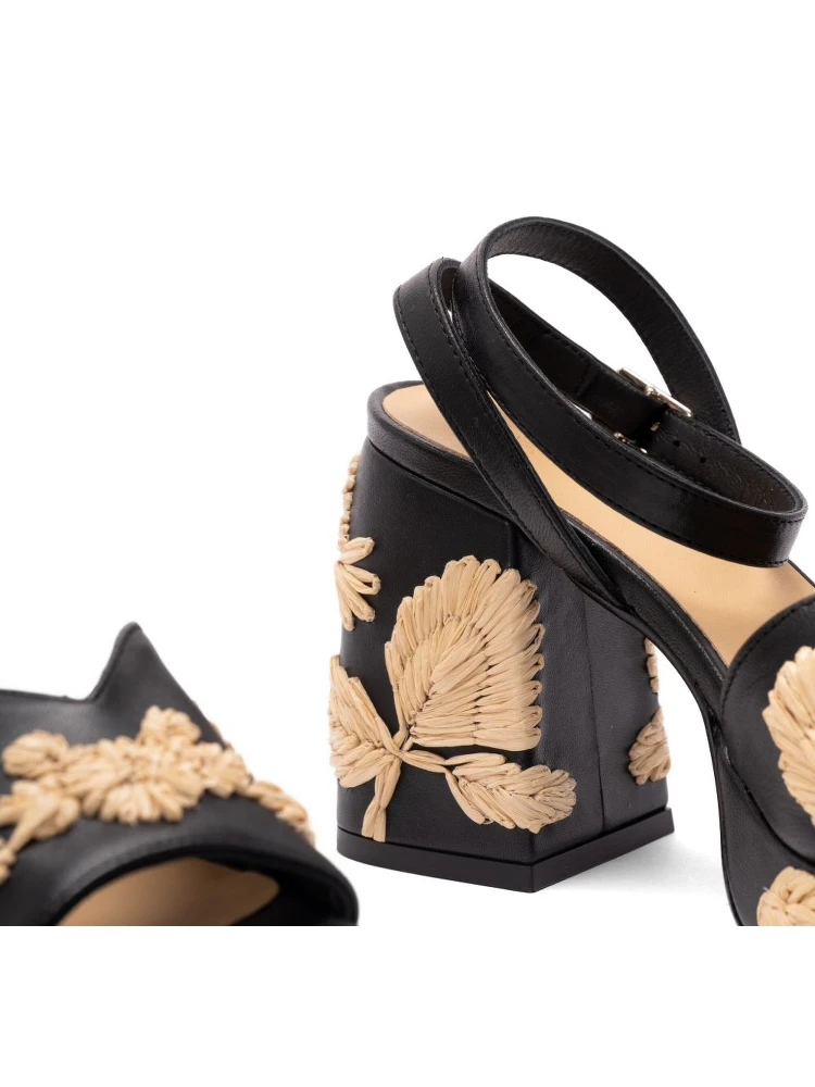 صندل كاستانير أسود alternative