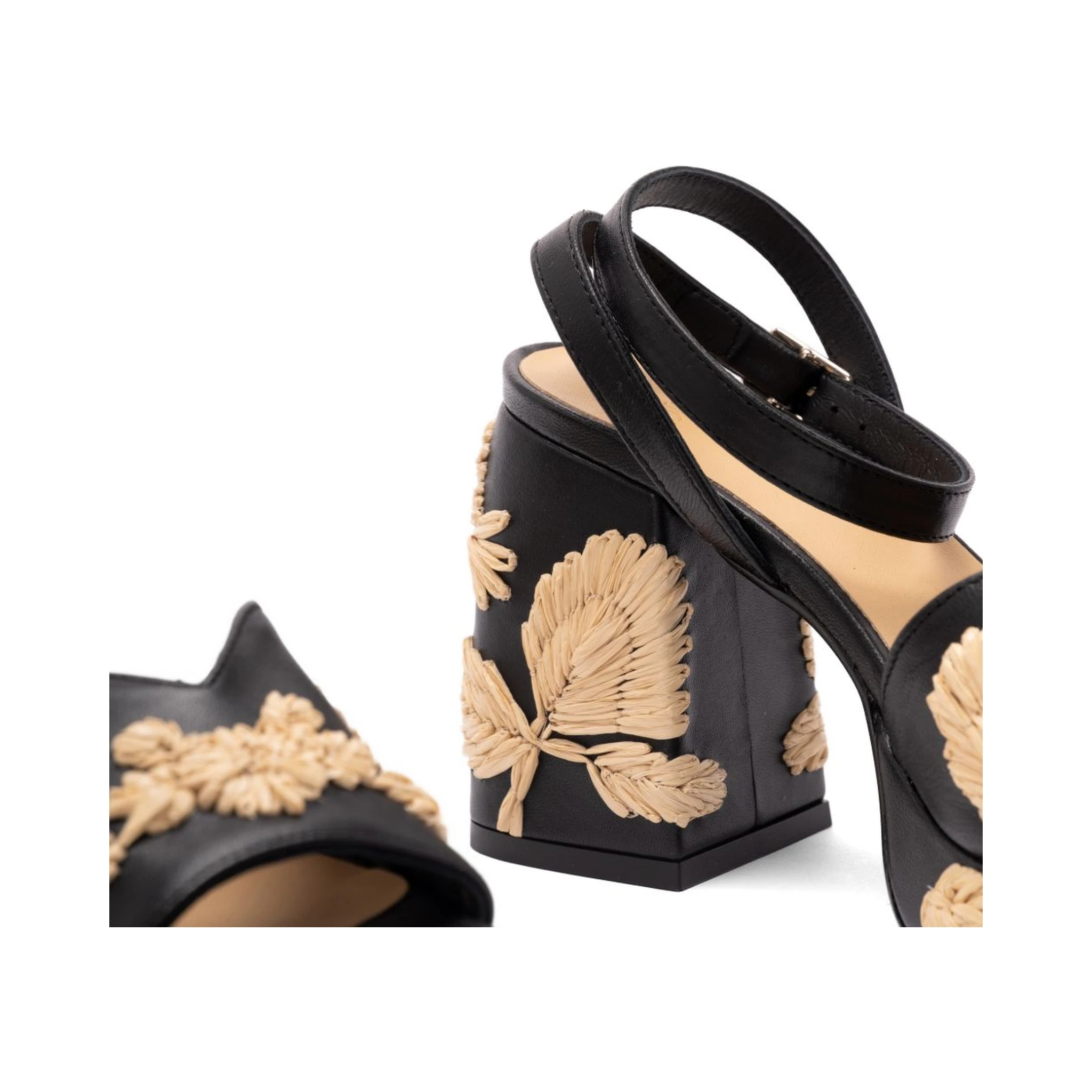 صندل كاستانير أسود