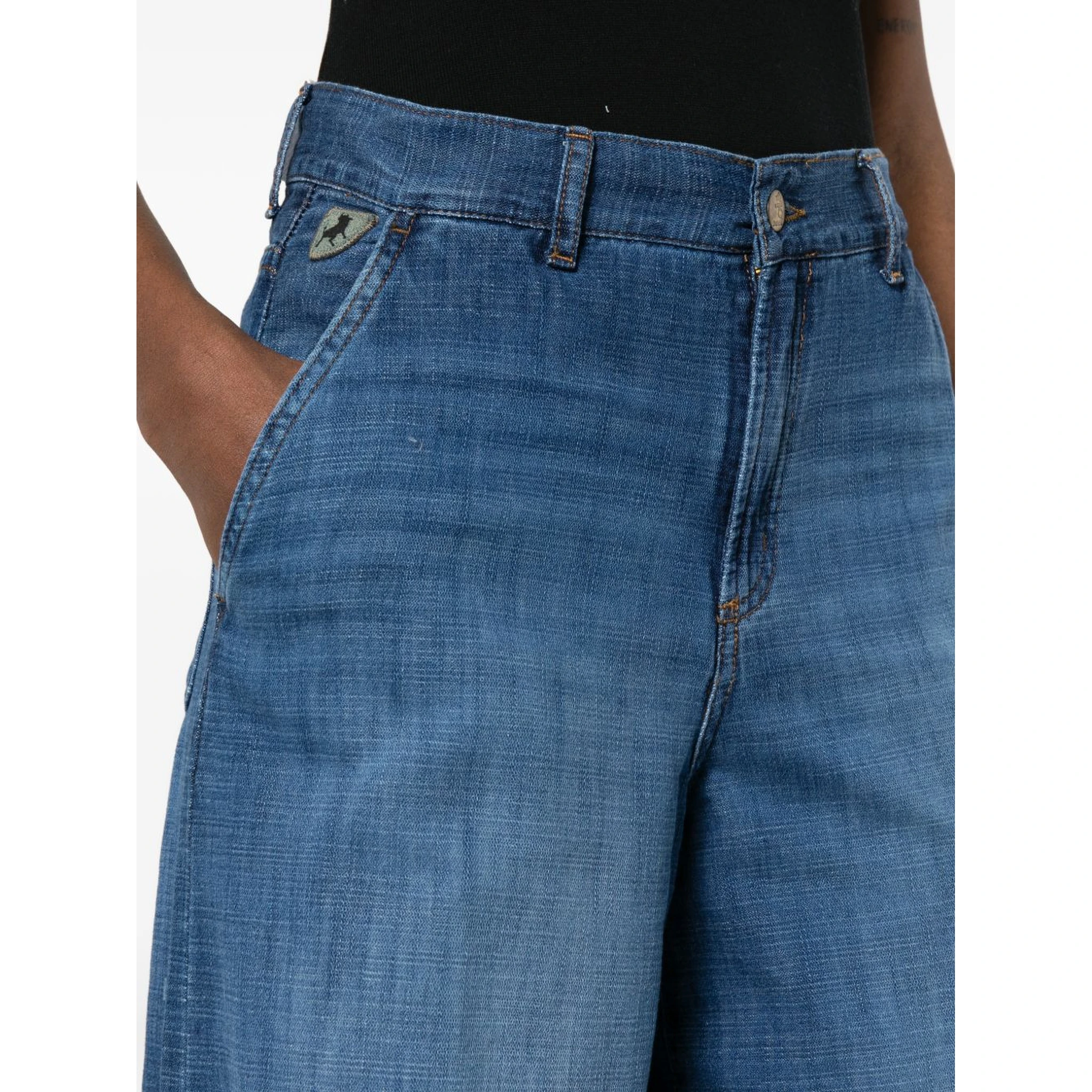 جينز أزرق من إيويس