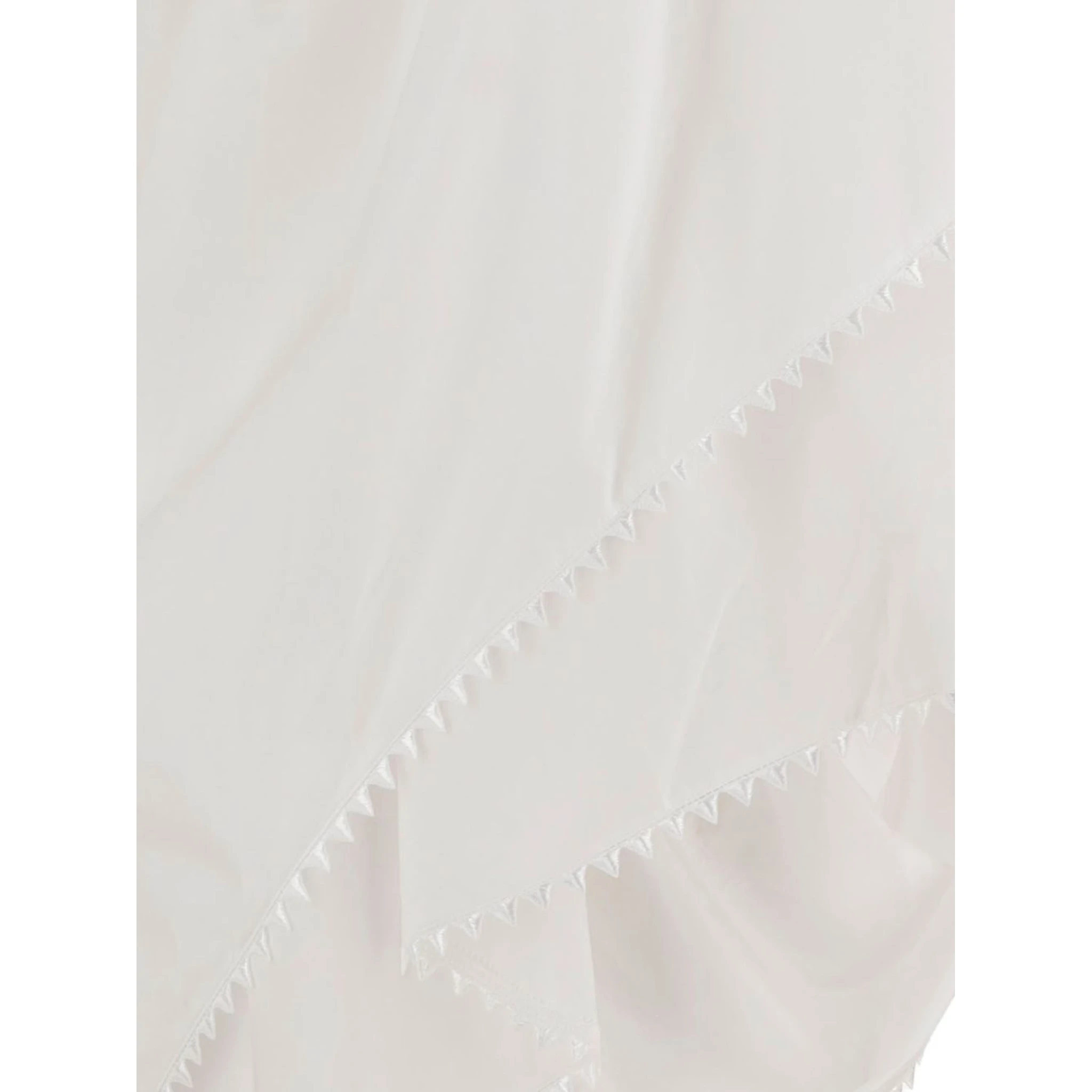 فساتين جاكيموس بيضاء