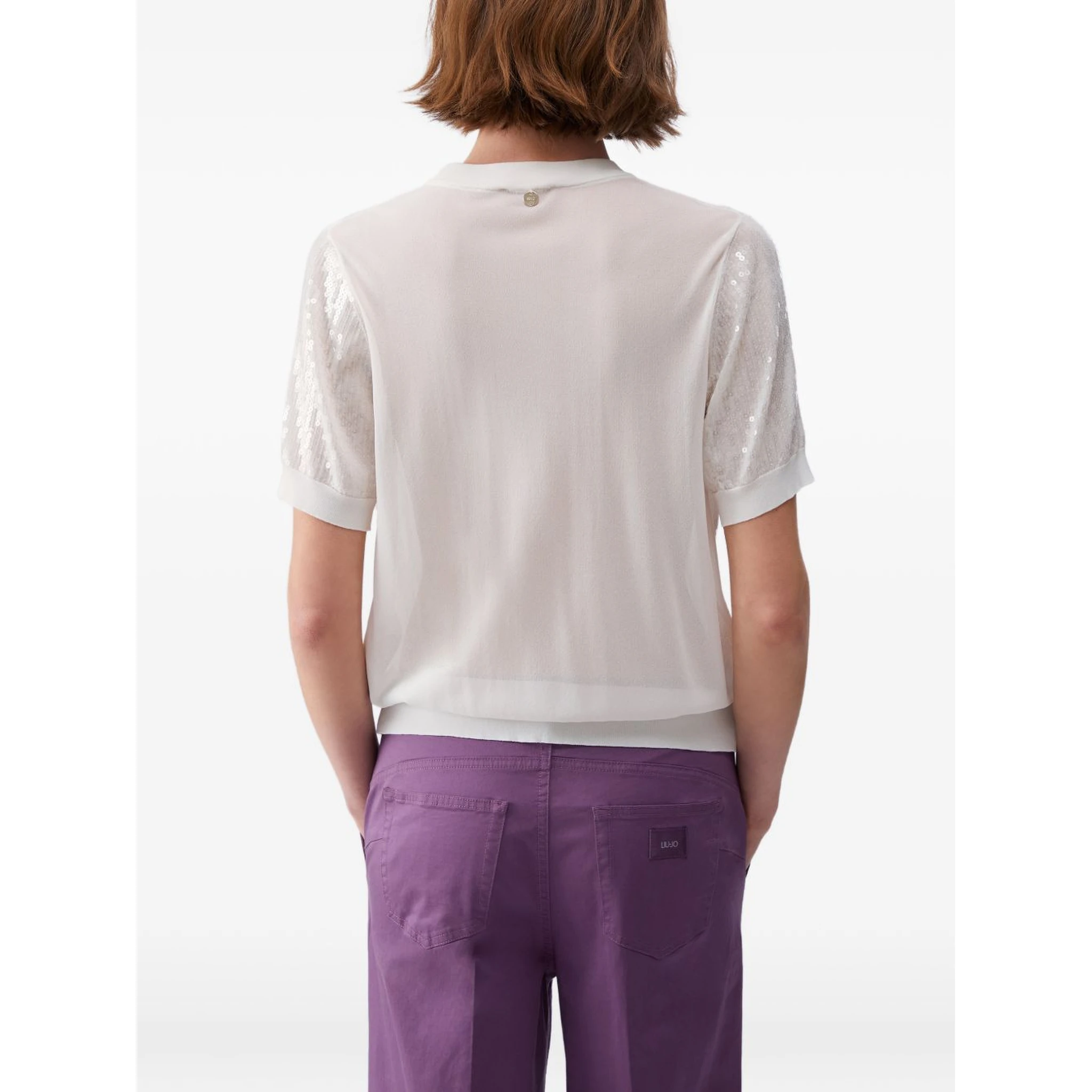 كنزات ليو جو البيضاء