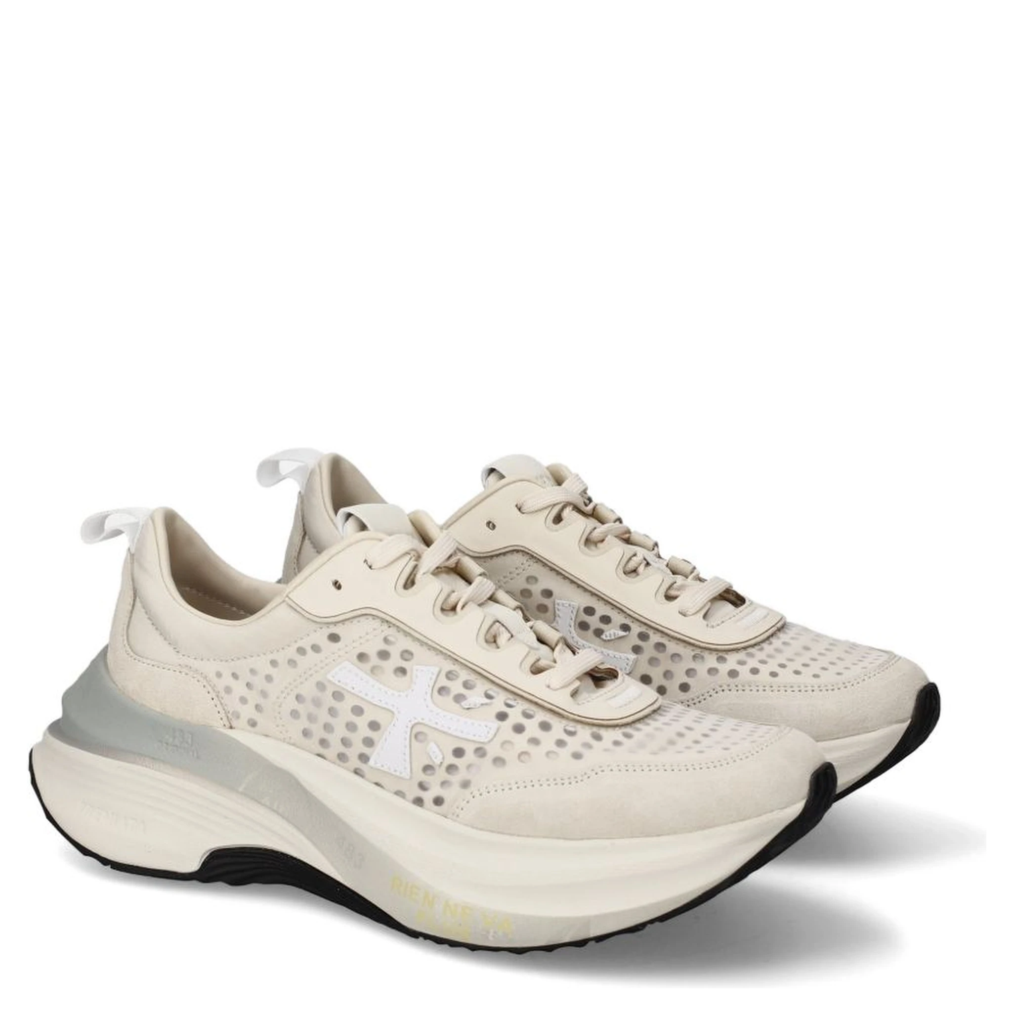 أحذية رياضية حائزة على جوائز