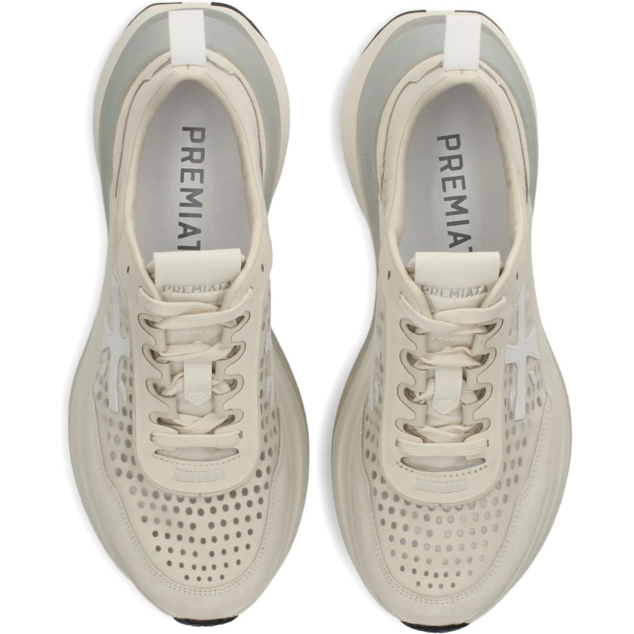 أحذية رياضية حائزة على جوائز