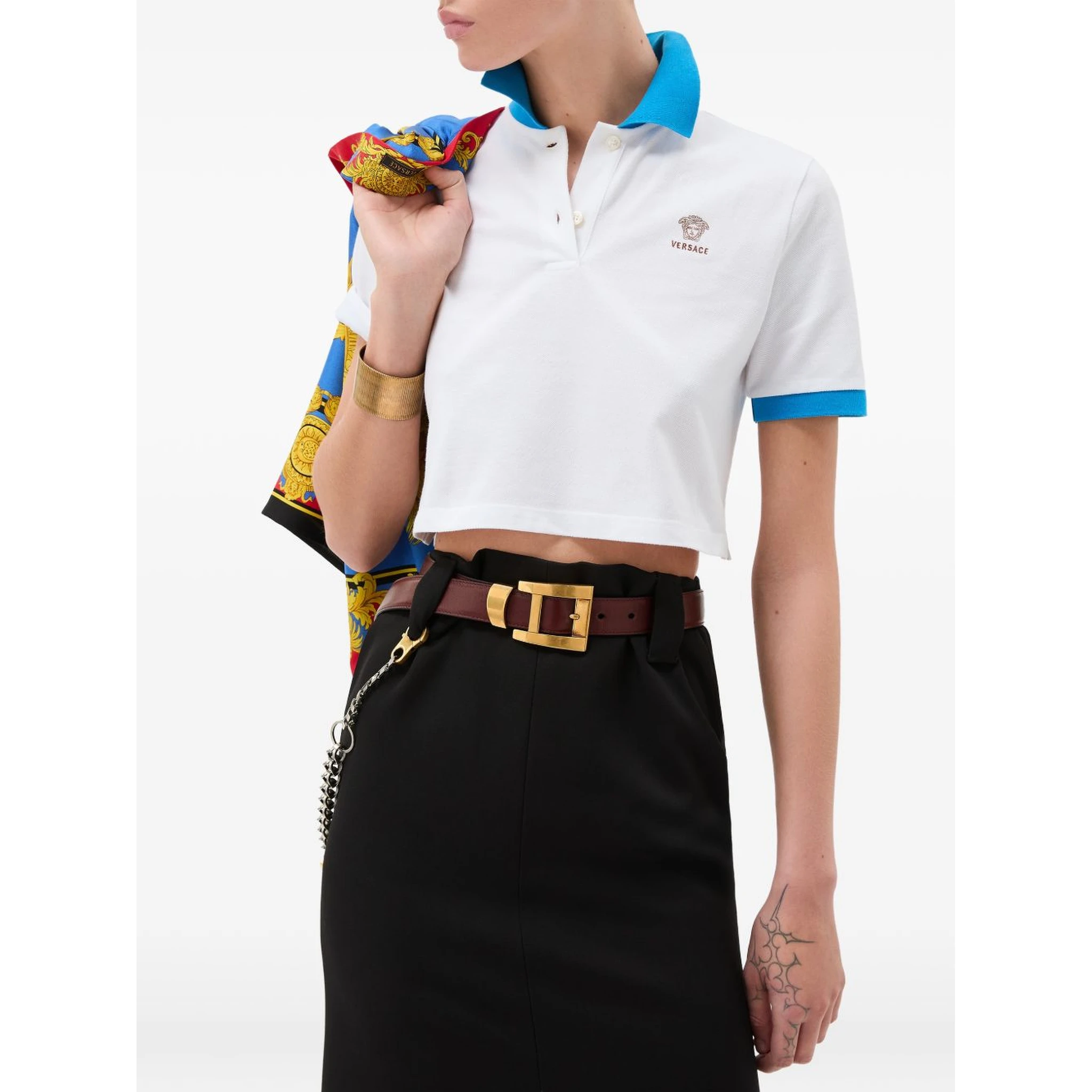 تيشيرتات وبولو من فرزاتشي باللون الأبيض