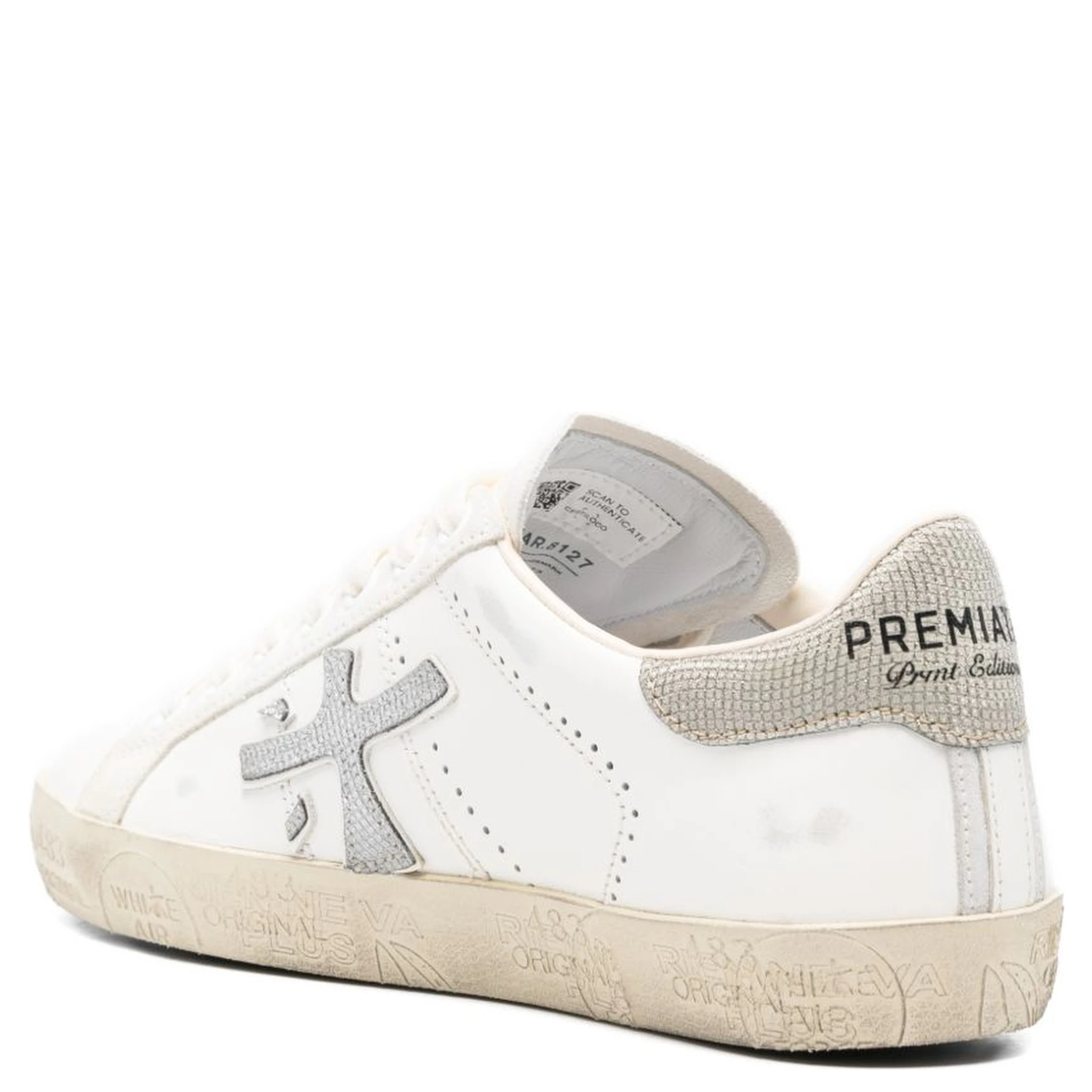 أحذية رياضية حائزة على جوائز