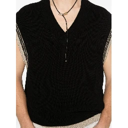 Amaranto Sweaters