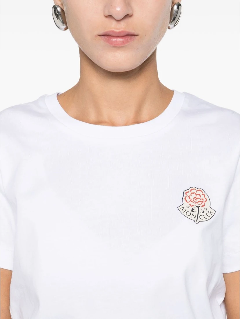 تيشيرتات وبولو مونكلير بيضاء