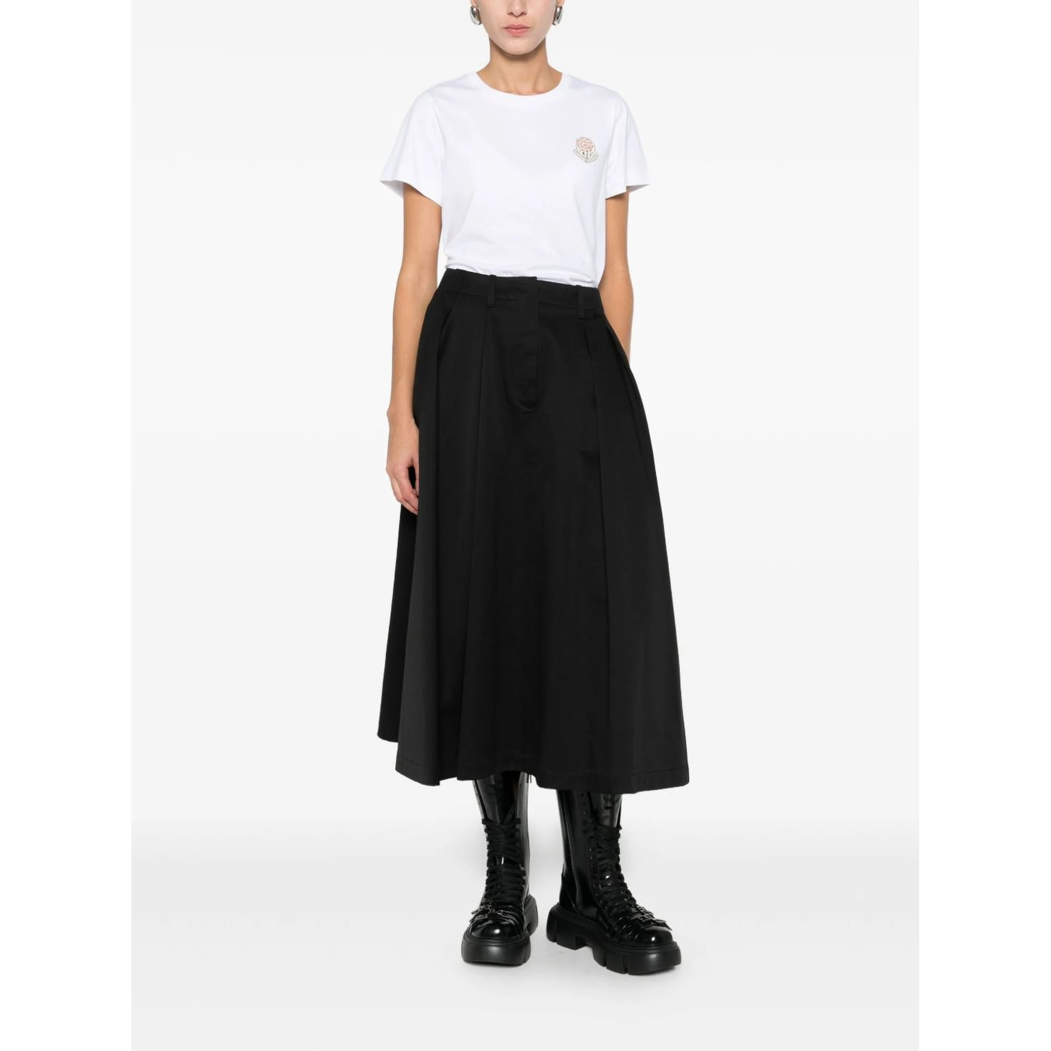 تيشيرتات وبولو مونكلير بيضاء