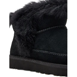 أحذية UGG سوداء